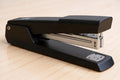 Engrapadora Metálica EMT-10